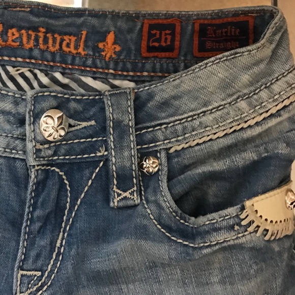 SOLD Rock Revival Jeans - Picture 4 of 7